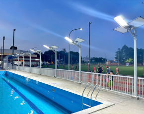 Thi Công Lắp Đặt Đèn Pha Năng Lượng Mặt Trời 